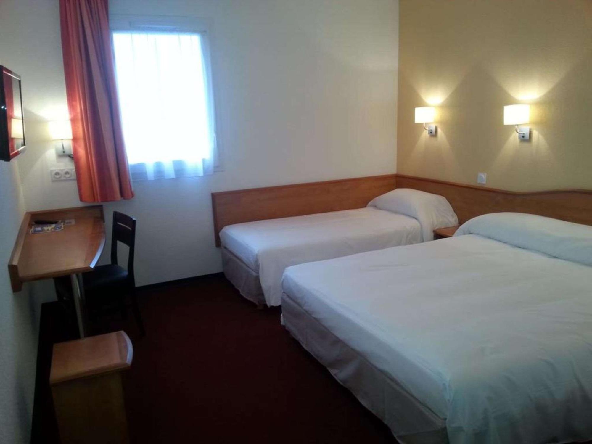 Brit Hotel Confort Villeneuve Sur Lot Bias  Eksteriør bilde