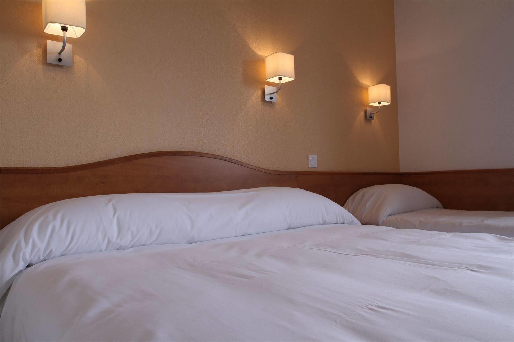 Brit Hotel Confort Villeneuve Sur Lot Bias  Eksteriør bilde