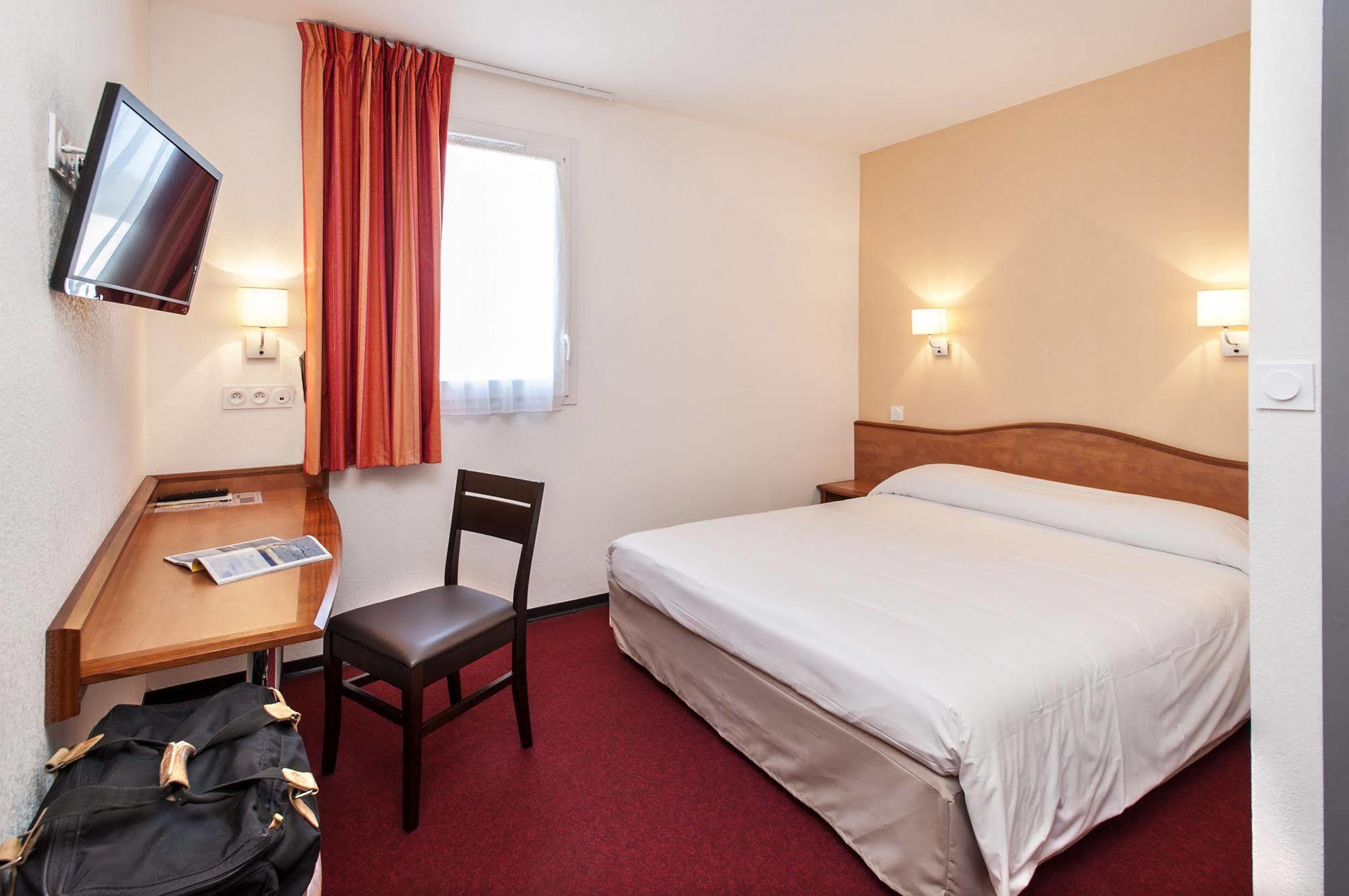 Brit Hotel Confort Villeneuve Sur Lot Bias  Eksteriør bilde