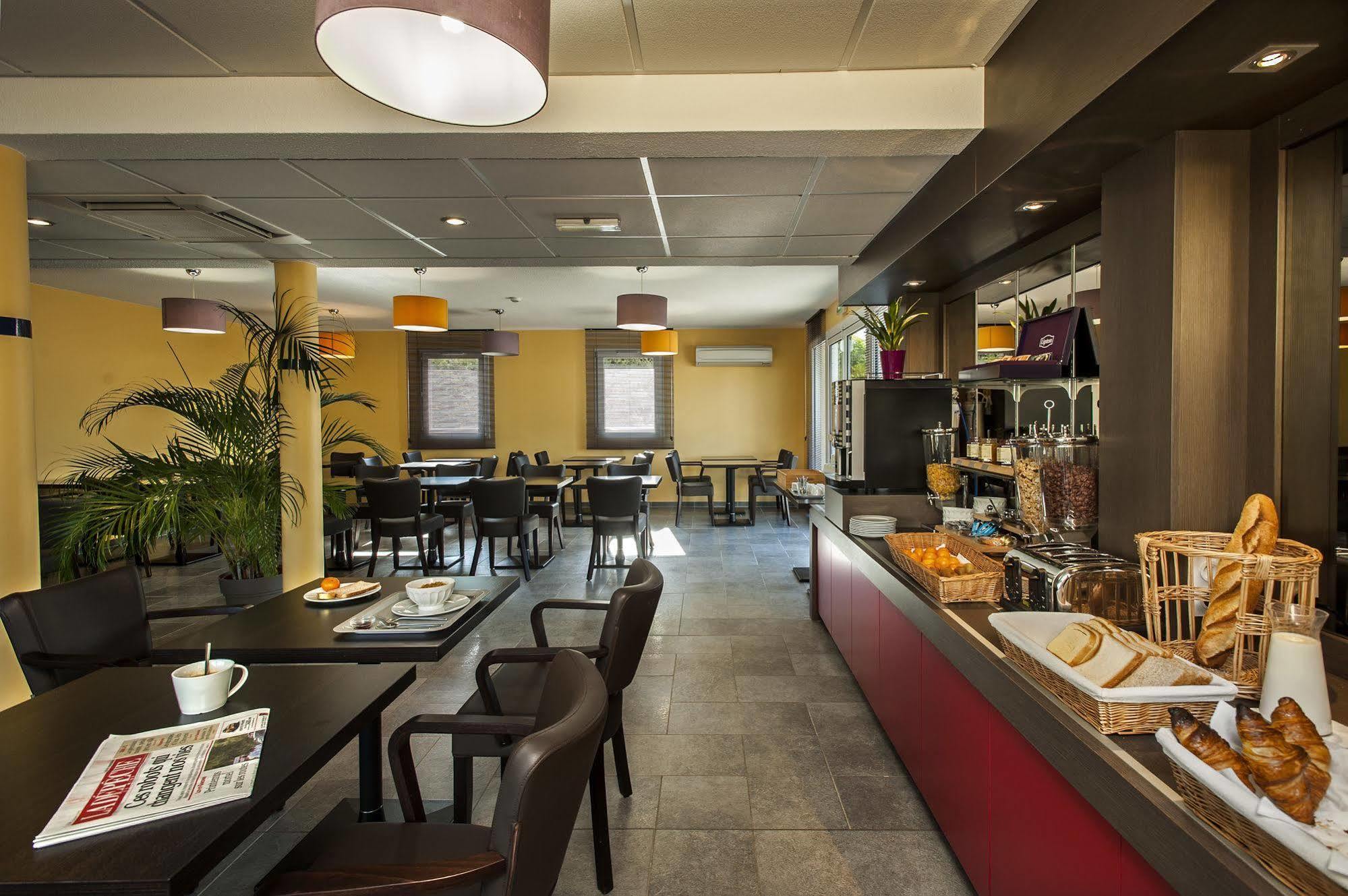 Brit Hotel Confort Villeneuve Sur Lot Bias  Eksteriør bilde